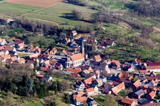 Kirchengebäude im Dorfkern in Ettendorf in Grand Est im Bundesland Bas-Rhin, Frankreich