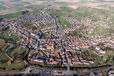 Schrägluftbild von Dettwiller im Bundesland Bas-Rhin, Frankreich
