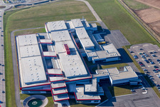 Gebäude und Produktionshallen auf dem Werksgelände SEW-USOCOME usine de Brumath in Bernolsheim in Grand Est in Mommenheim im Bundesland Bas-Rhin, Frankreich von oben