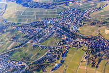 Ortsansicht zwischen badischen Weinbergen von Süden im Ortsteil Gallenbach in Baden-Baden im Bundesland Baden-Württemberg, Deutschland