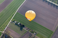 Luftbild von Ballonstart im Ortsteil Hayna in Herxheim bei Landau im Bundesland Rheinland-Pfalz, Deutschland