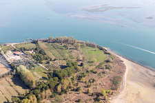 Luftaufnahme von Caserma di Canal Muro im Bundesland Friaul-Julisch Venetien, Italien