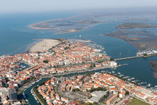 Schrägluftbild von Grado im Bundesland Gorizia, Italien