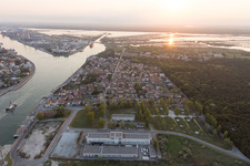 Schrägluftbild von Porto Corsini im Bundesland Emilia-Romagna, Italien