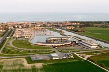 Drohnenaufname von Casalborsetti im Bundesland Emilia-Romagna, Italien