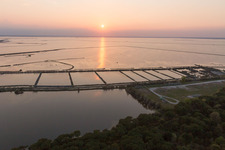 Schrägluftbild von La Cascina im Bundesland Emilia-Romagna, Italien