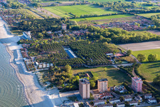 Luftbild von Ortsteil Lido di Pomposa-Lido degli Scacchi in Comacchio im Bundesland Ferrara, Italien