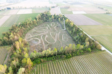 Schrägluftbild von Domanins im Bundesland Friaul-Julisch Venetien, Italien