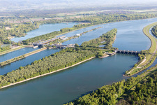 Luftaufnahme von Iffezheim, Schleuse in Roppenheim im Bundesland Bas-Rhin, Frankreich