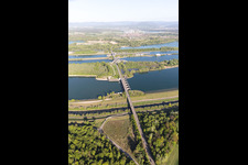 Rheinschleusse Iffezheim in Roppenheim im Bundesland Bas-Rhin, Frankreich aus der Luft