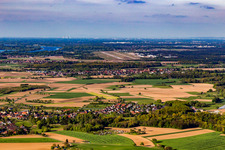 Landebahn Airport Karlsruhe von Süden im Ortsteil Stollhofen in Rheinmünster im Bundesland Baden-Württemberg, Deutschland