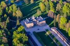 Schloß Favorite bei Förch in Rastatt im Bundesland Baden-Württemberg, Deutschland aus der Vogelperspektive