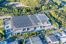 Gebäudekomplex und Gelände des Logistikzentrums Aldi Süd- Logistik in Rastatt in Muggensturm im Bundesland Baden-Württemberg, Deutschland