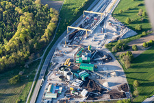 Luftbild von Baustelle mit Tunnelführungsarbeiten für die Streckenführung und den Verlauf der ICE Neubaustrecke Karlsruhe-Basel in Ötigheim im Bundesland Baden-Württemberg, Deutschland