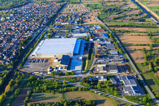 Industriegebiet Industriestraße mit Götz Maschinenbau GmbH & Co.KG und Logistik Schmitt (Standort PCC Ötigheim) im Bundesland Baden-Württemberg, Deutschland