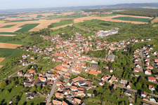 Luftaufnahme von Mietesheim im Bundesland Bas-Rhin, Frankreich