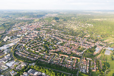 Schrägluftbild von Ortsteil Durlach in Karlsruhe im Bundesland Baden-Württemberg, Deutschland