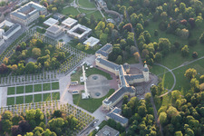 Luftaufnahme von Schloßplatz im Ortsteil Innenstadt-West in Karlsruhe im Bundesland Baden-Württemberg, Deutschland