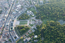 Schloßplatz im Ortsteil Innenstadt-West in Karlsruhe im Bundesland Baden-Württemberg, Deutschland von oben