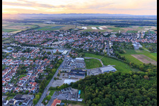 Stadtübersicht aus Süden am Abend in Kandel im Bundesland Rheinland-Pfalz, Deutschland