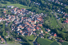Luftaufnahme von Ortsteil Kleineibstadt in Großeibstadt im Bundesland Bayern, Deutschland