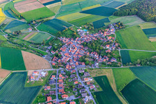 Dorfansicht aus Norden im Ortsteil Kleinmünster in Riedbach im Bundesland Bayern, Deutschland
