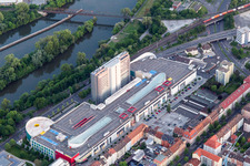 Luftbild von Gebäude des Einkaufszentrum Stadtgalerie Schweinfurt und SKF Hochhaus in Schweinfurt im Bundesland Bayern, Deutschland