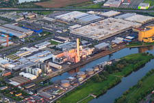 Übersicht Industriegebiet Hafen-West am Hafen Schweinfurt aus Norden mit GKS, ZF Friedrichshafen Werk Süd, Bosch Rexroth, SKF GmbH Werk 3 und ML Lubrication GmbH im Bundesland Bayern, Deutschland