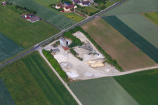 Kalktagebau zur Gipsgewinnung in Sulzheim im Bundesland Bayern, Deutschland