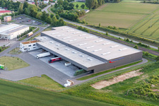 Luftaufnahme von Lagerhallen und Speditionsgebäude der Eichenlaub Logistik GmbH in Rohrbach im Bundesland Rheinland-Pfalz, Deutschland