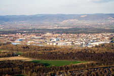 Rheinhafen von Südwesten im Ortsteil Rheinau in Mannheim im Bundesland Baden-Württemberg, Deutschland