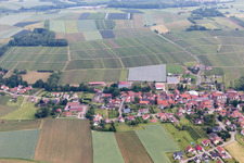 Steinseltz im Bundesland Bas-Rhin, Frankreich von oben gesehen