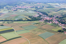 Luftaufnahme von Steinseltz im Bundesland Bas-Rhin, Frankreich