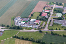 Drohnenaufname von Niederlauterbach im Bundesland Bas-Rhin, Frankreich