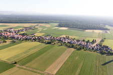 Drohnenbild von Schleithal im Bundesland Bas-Rhin, Frankreich