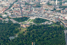 Luftaufnahme von Karlsruhe Schloßpark im Ortsteil Innenstadt-West im Bundesland Baden-Württemberg, Deutschland