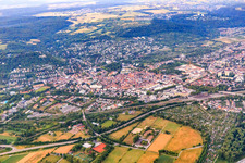 Stadtübersicht jenseits der A5 am Morgen aus Nordwesten im Ortsteil Durlach in Karlsruhe im Bundesland Baden-Württemberg, Deutschland