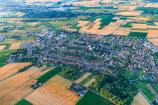 Ortsansicht aus Nordwesten im Ortsteil Bauschlott in Neulingen im Bundesland Baden-Württemberg, Deutschland