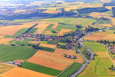Dorf am Ufer der Wörnitz im Ortsteil Wörnitzstein in Donauwörth im Bundesland Bayern, Deutschland