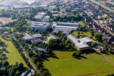Schulgebäude der Hans-Leipelt-Schule und Ludwig-Bölkow-Schule, Staatliche Berufsschule Donauwörth, Technikerschule im Ortsteil Neudegg im Ortsteil Riedlingen im Bundesland Bayern, Deutschland