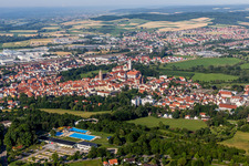 Stadtgebiet mit Außenbezirken und Innenstadtbereich in Donauwörth im Bundesland Bayern, Deutschland