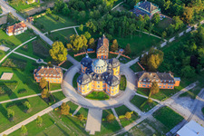 Drohnenaufname von Eremitage Waghäuse im Abendlichtl in Waghäusel im Bundesland Baden-Württemberg, Deutschland