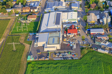 Industriegebiet Lessingstraße mit Sunval Nahrungsmittel GmbH und  Elke Malcherczyk GmbH im Ortsteil Kirrlach in Waghäusel im Bundesland Baden-Württemberg, Deutschland