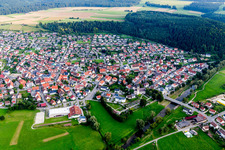 Ortsansicht der Straßen und Häuser der Wohngebiete im Ortsteil Nendingen in Tuttlingen im Bundesland Baden-Württemberg, Deutschland