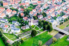 Kapelle auf dem Gelände des Friedhofes im Ortsteil Nendingen in Tuttlingen im Bundesland Baden-Württemberg, Deutschland