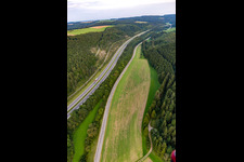 Luftbild von Geisinger Steige A81 im Ortsteil Kirchen in Geisingen im Bundesland Baden-Württemberg, Deutschland