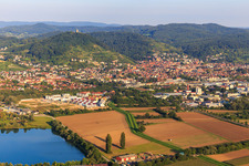 Luftbild von Stadtansicht am Rand des Odenwalds aus Westen in Heppenheim im Bundesland Hessen, Deutschland