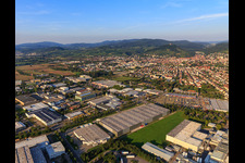 Industriegebiet Hunsrückstraße an der A5 mit METRO GASTRO Heppenheim und  Henry Schein Dental Deutschland GmbH im Bundesland Hessen