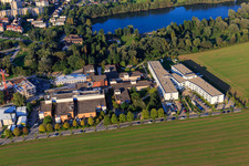Luftbild von Kreiskrankenhaus Bergstraße GmbH vor dem Bruchsee in Heppenheim im Bundesland Hessen, Deutschland