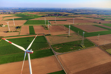 Schrägluftbild von Windpark Hochborn-Gau-Heppenheim im Bundesland Rheinland-Pfalz, Deutschland